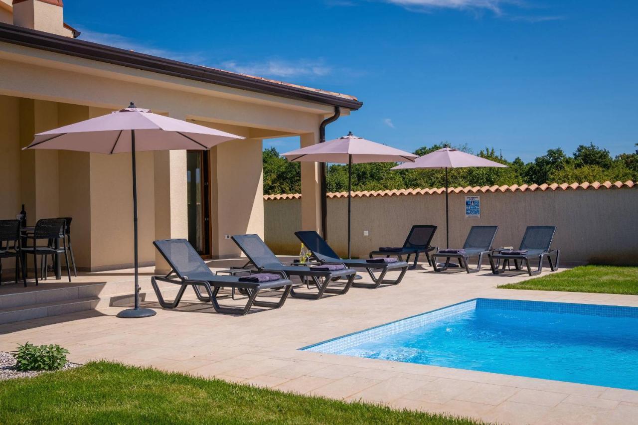 Holiday House Luca Porec Exterior photo